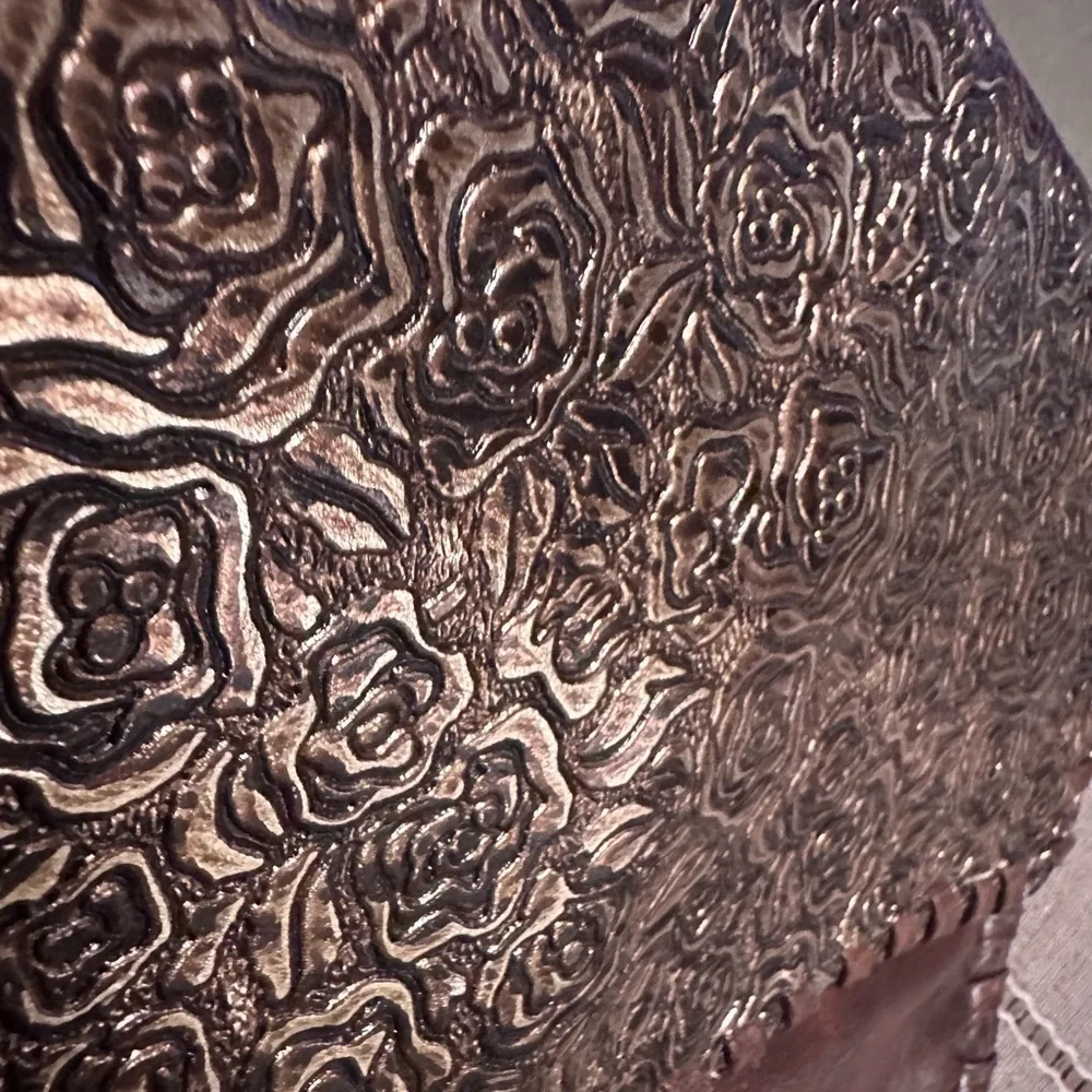 Twentyone | EUC Brown Boho Faux Leather Envelope Clutch Metallic Floral Accent